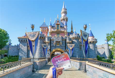 Disneyland magic keys